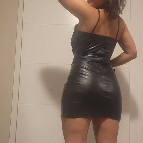 BLACK SHEIN LEATHER WRAP AROUND DRESS SIZE 2 - Picture 3 of 4